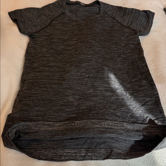 Lululemon Swiftly Tech Gray Striped Short Sleeve Workout Shirt Size 6 - Picture 4 of 4